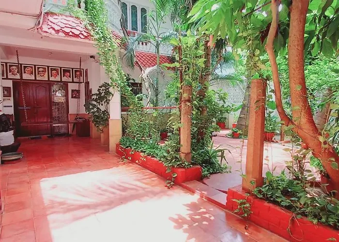 Daphne Hotel