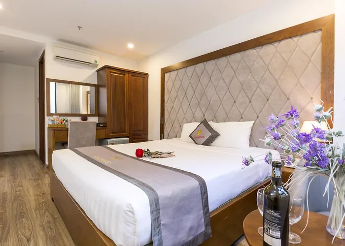 Beach hotel: Royal Charm Hotel