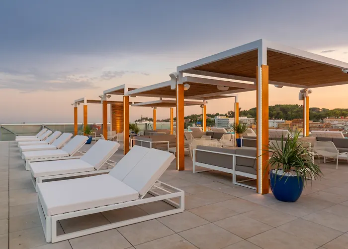 Hotel di lusso: L'Azure Hotel 4* Sup
