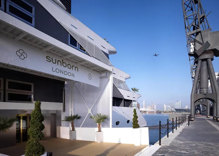  Sunborn London Yacht