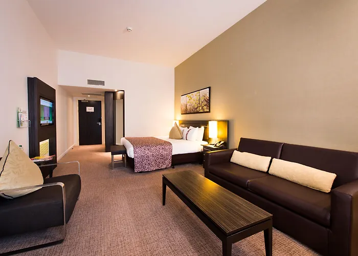  Holiday Inn London - Whitechapel By Ihg