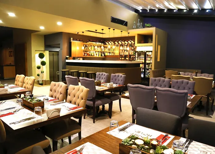 Pasaport Pier Hotel