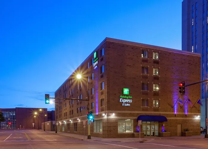 Holiday Inn Express & Suites -Downtown Convention Center By Ihg