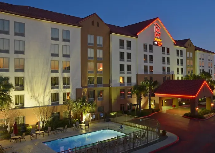 Dog friendly hotels Red Roof Inn Plus+ San Antonio Downtown - Riverwalk