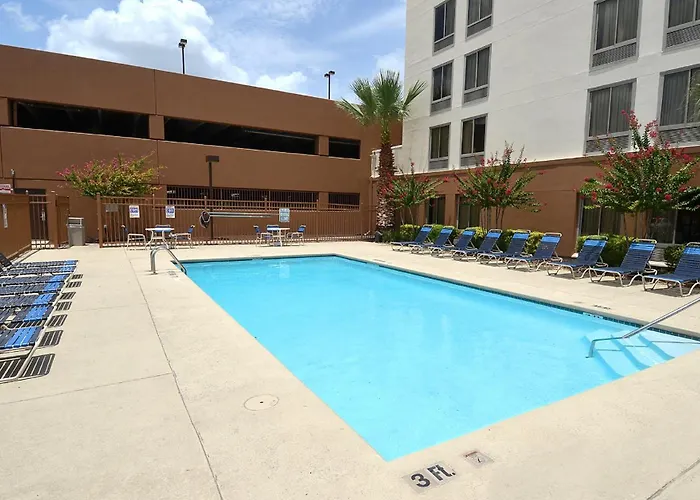 Pet Friendly hotel: Red Roof Inn Plus+ San Antonio Downtown - Riverwalk
