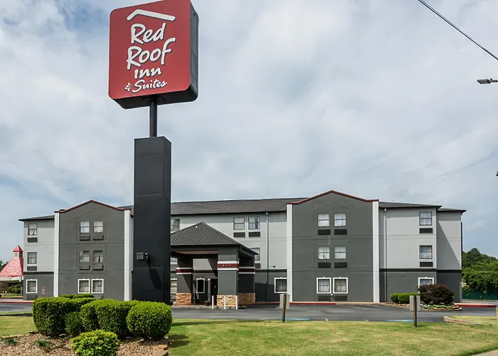 Red Roof Inn & Suites