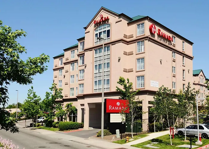 Hotels with a view Ramada By Wyndham Seatac Airport