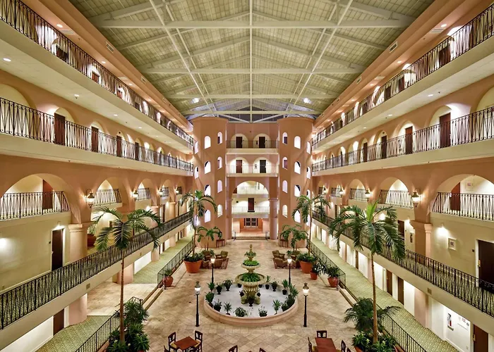 Hotels with pool Embassy Suites Charleston - Historic District