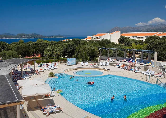 Resort: Valamar Tirena Hotel