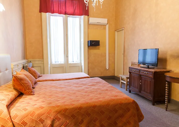 Hotel barato: Hotel Reina