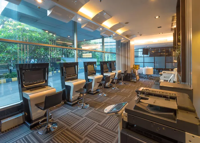 Manhattan Jakarta