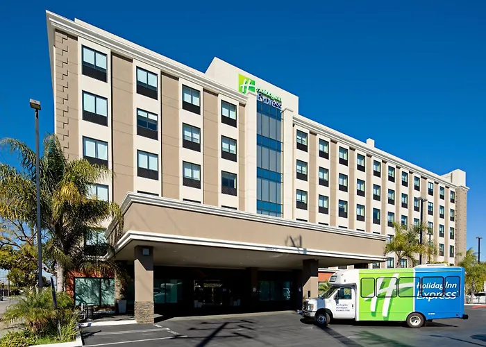 Hot Tub in Room Holiday Inn Express Los Angeles Lax Airport By Ihg