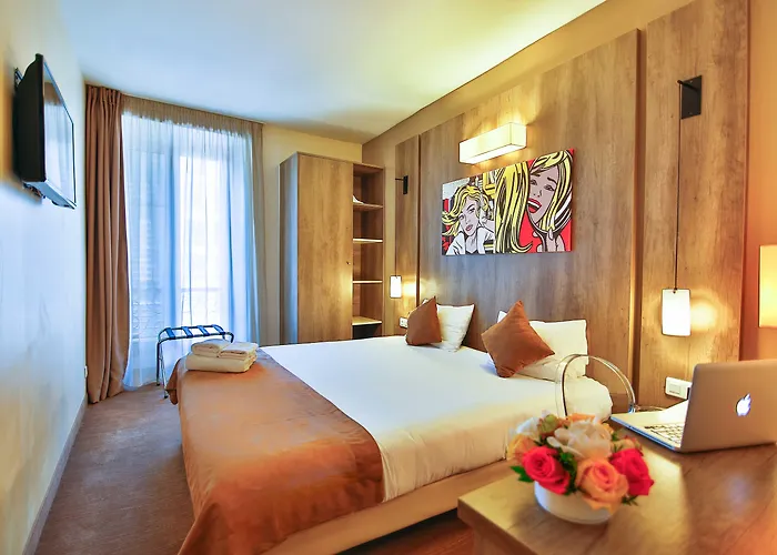 Hotel familiar: Hotel Le Seize, Nice Centre