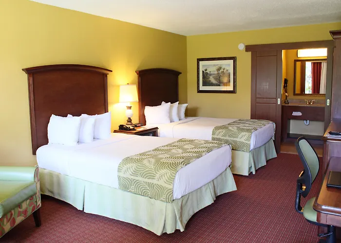 Hotel 3 estrelas: Rosen Inn International Near The Parks