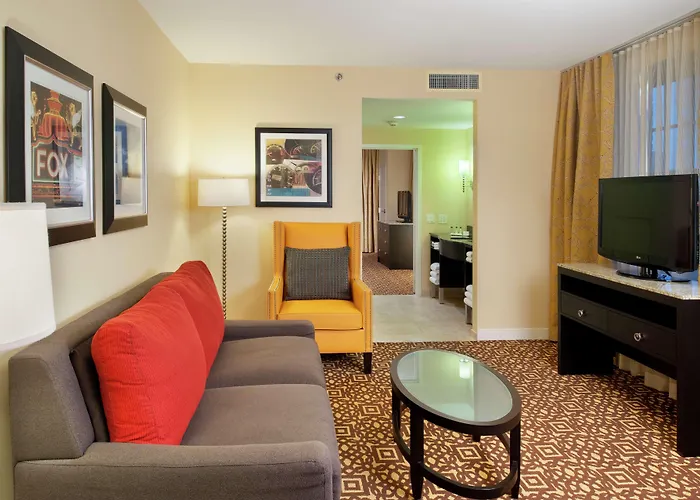 Hotel near College: Doubletree Suites By Hilton Hotel Detroit Downtown - Fort Shelby
