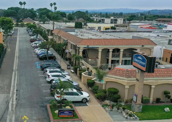 Howard Johnson By Wyndham