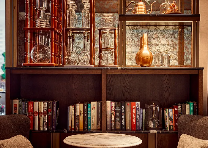 Family Hotel: The Fellows House Cambridge, Curio Collection By Hilton