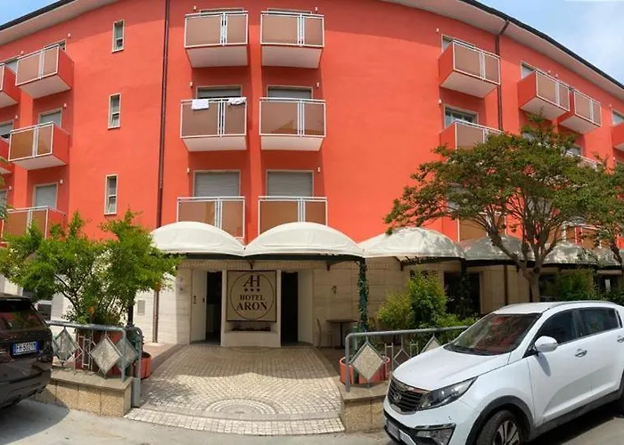 Aron Hotel