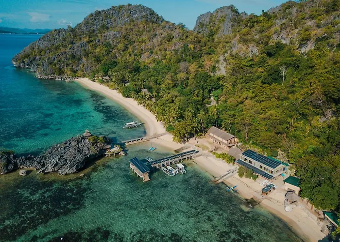 Beach Hotels Sangat Island Dive