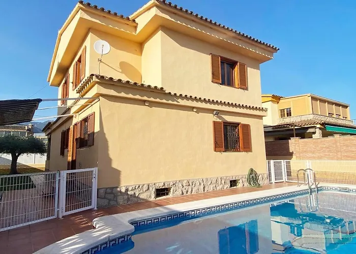 Casa de vacaciones: Villa Torreón con piscina privada a 5 min playa