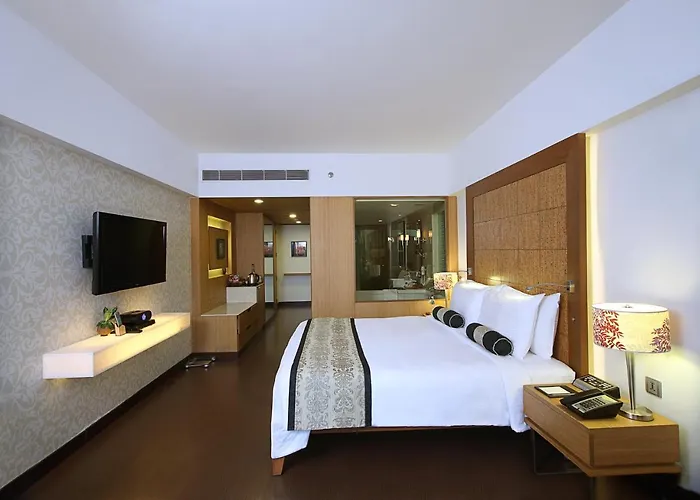 5 star hotel: Fortune Select Sg Highway, Ahmedabad - Member Itc Hotels' Group