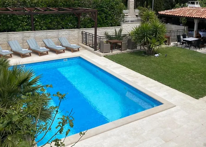  Villa Mediterranea