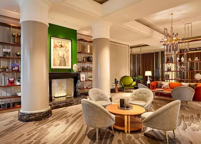 Ritz-Carlton,