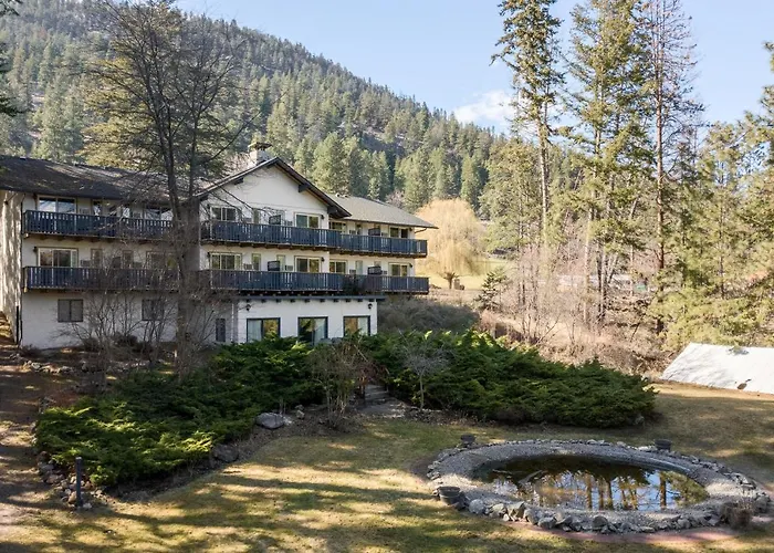 Vacation rental: Cozystay Signature Lake Okanagan Resort