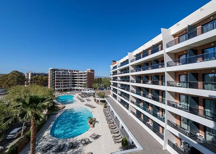 Resort: Hotel California Garden