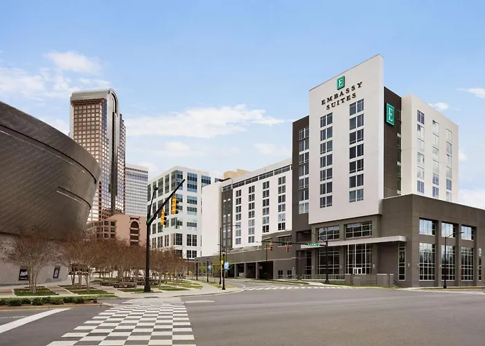 Centraal gelegen hotel: Embassy Suites By Hilton Charlotte Uptown