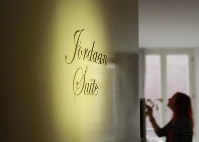 Jordaan Suite bed&bubbles