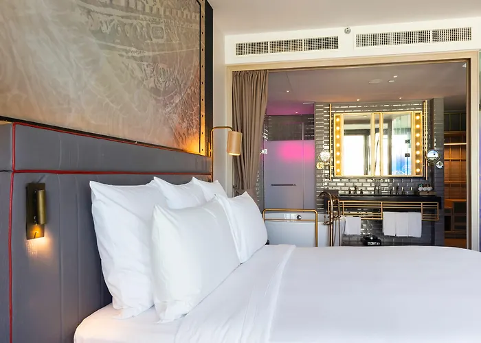 Hotels with pool Indigo Phuket Patong By Ihg
