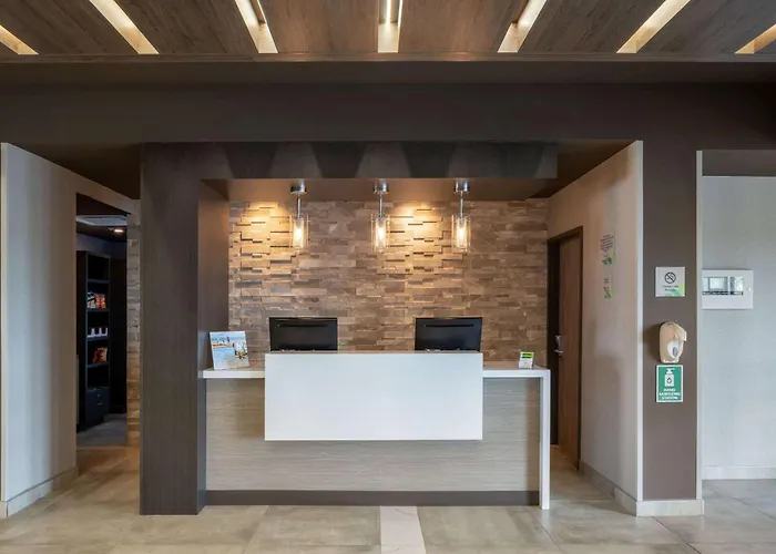 Pet Friendly hotel: Wingate By Wyndham Kanata West Ottawa