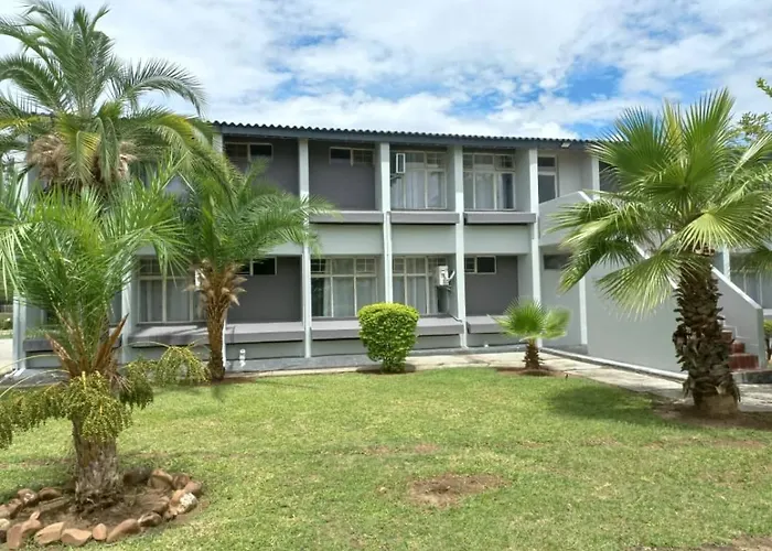 Crescent Lodge