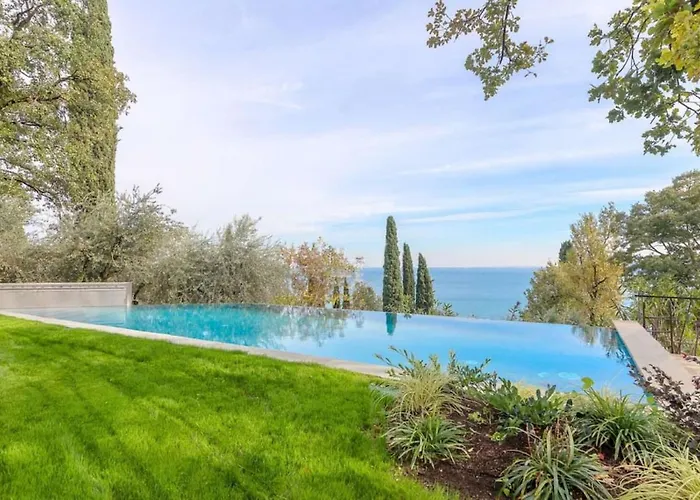 Villa Michelle Amazing View Pool Beach Front