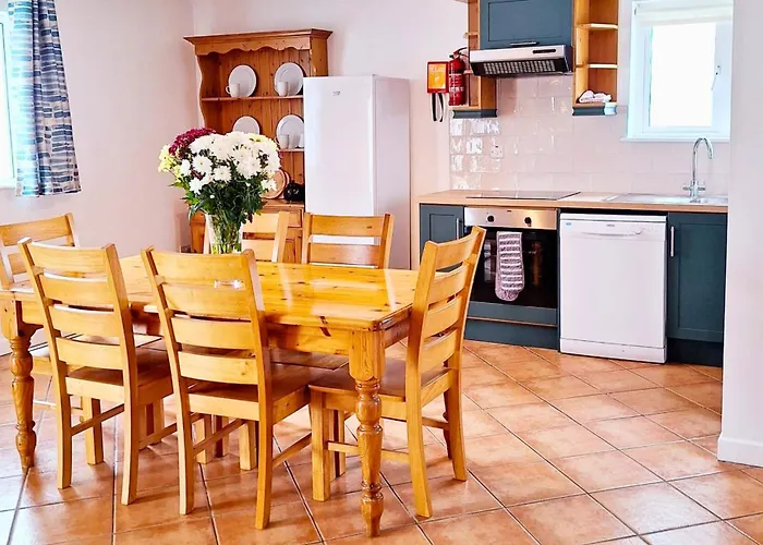 All Vacation Rentals Dingle Harbour Cottages 3 Bed - Sleeps 6 Type A By Trident Holiday Homes