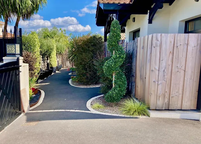 Hôtel accueillant les animaux: Hôtel particulier - Les lodges du Bassin d'Arcachon- Petit-déjeuner sur demande- Prestations haut de gamme