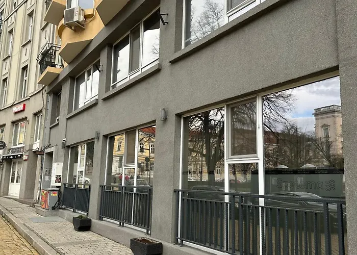 Central Point Boutique Hotel