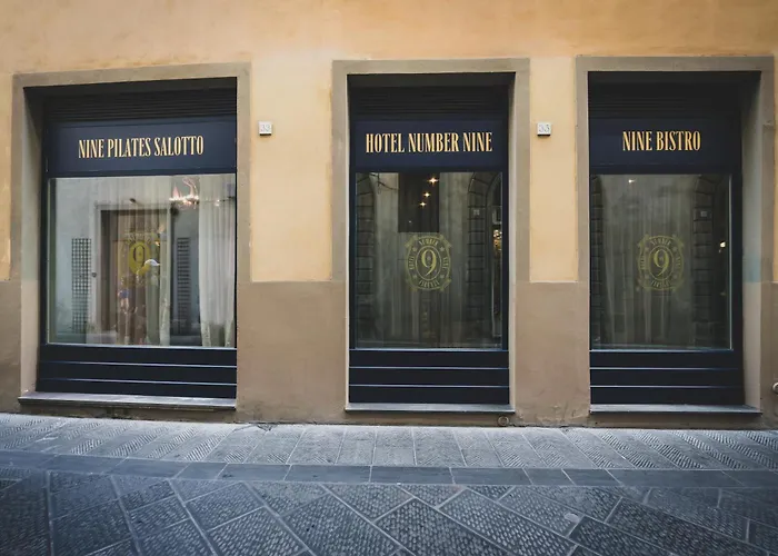 Hotel Jacuzzi: Hotel Number Nine