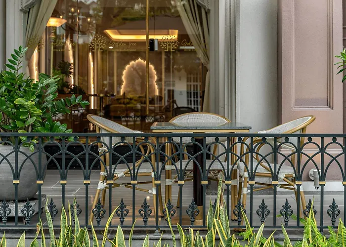 Golden Tree Hotel & Apartment