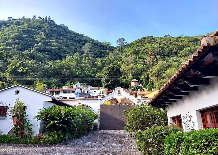 Y Jardines Casa Búho
