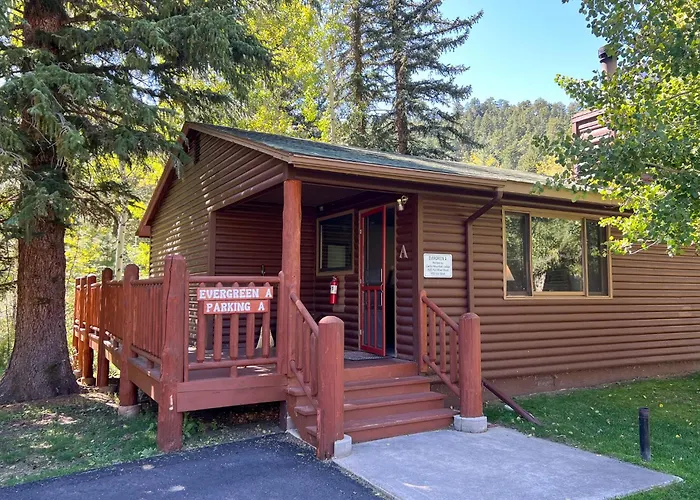 Castle Mountain Lodge