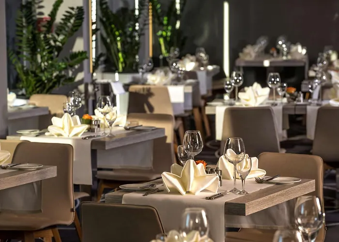 Hotels with pool Essential By Dorint Frankfurt-Niederrad