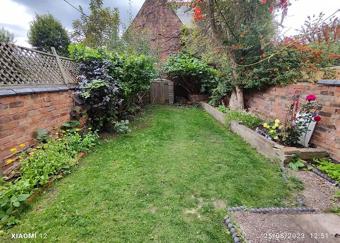 St Lucia Women Only Lodge Leicester Long Stays