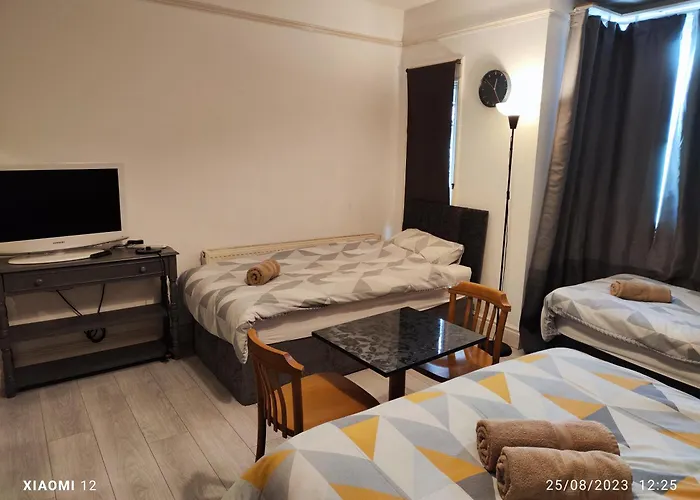 St Lucia Women Only Lodge Leicester Long Stays