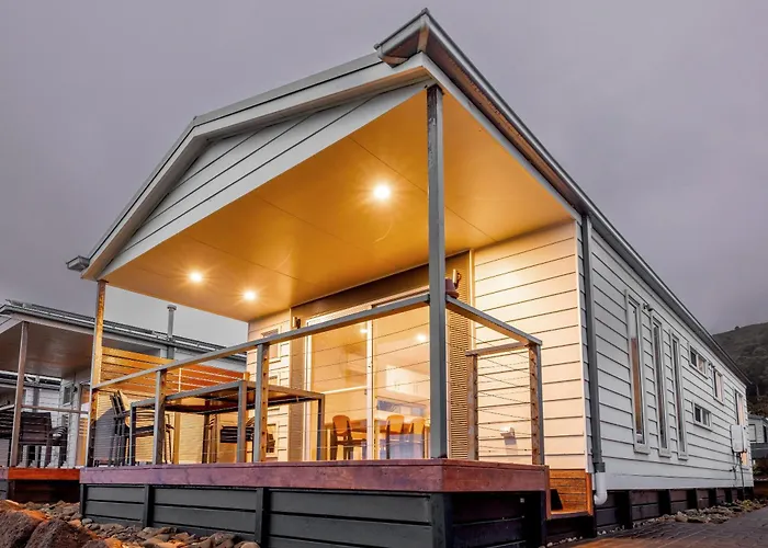 Hotel with pool: Big4 Apollo Bay Pisces Holiday Park
