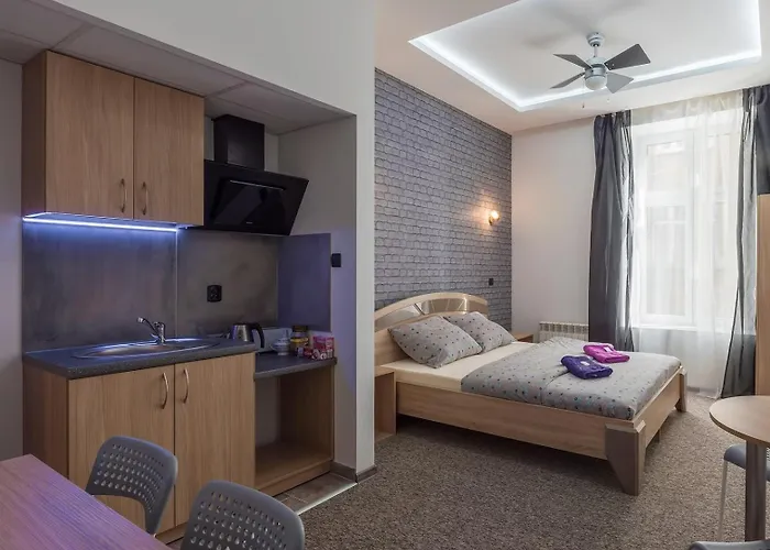 Resort: 70S Hostel