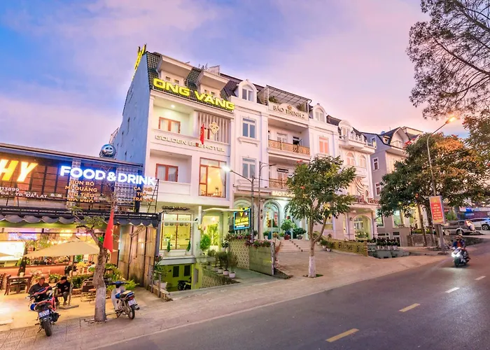 Central hotel: Golden Bee Hotel