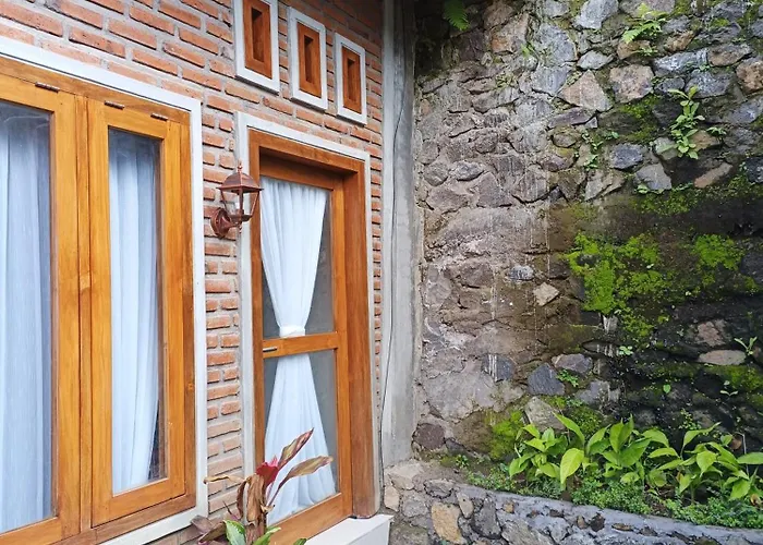 Made Oka Homestay And Warung