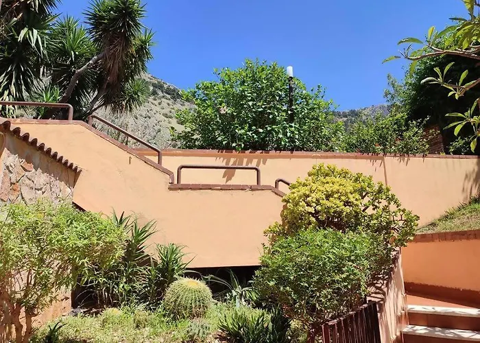 La villa: Appartamento in villa con piscina